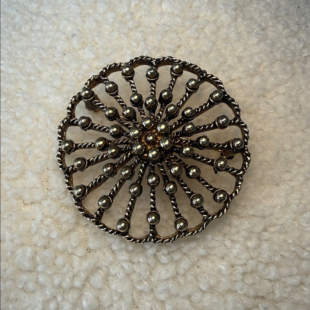 Vintage Sarah Coventry Sun Burst Gold Tone Brooch Made in Canada 10/10